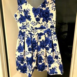 Super cute floral dress